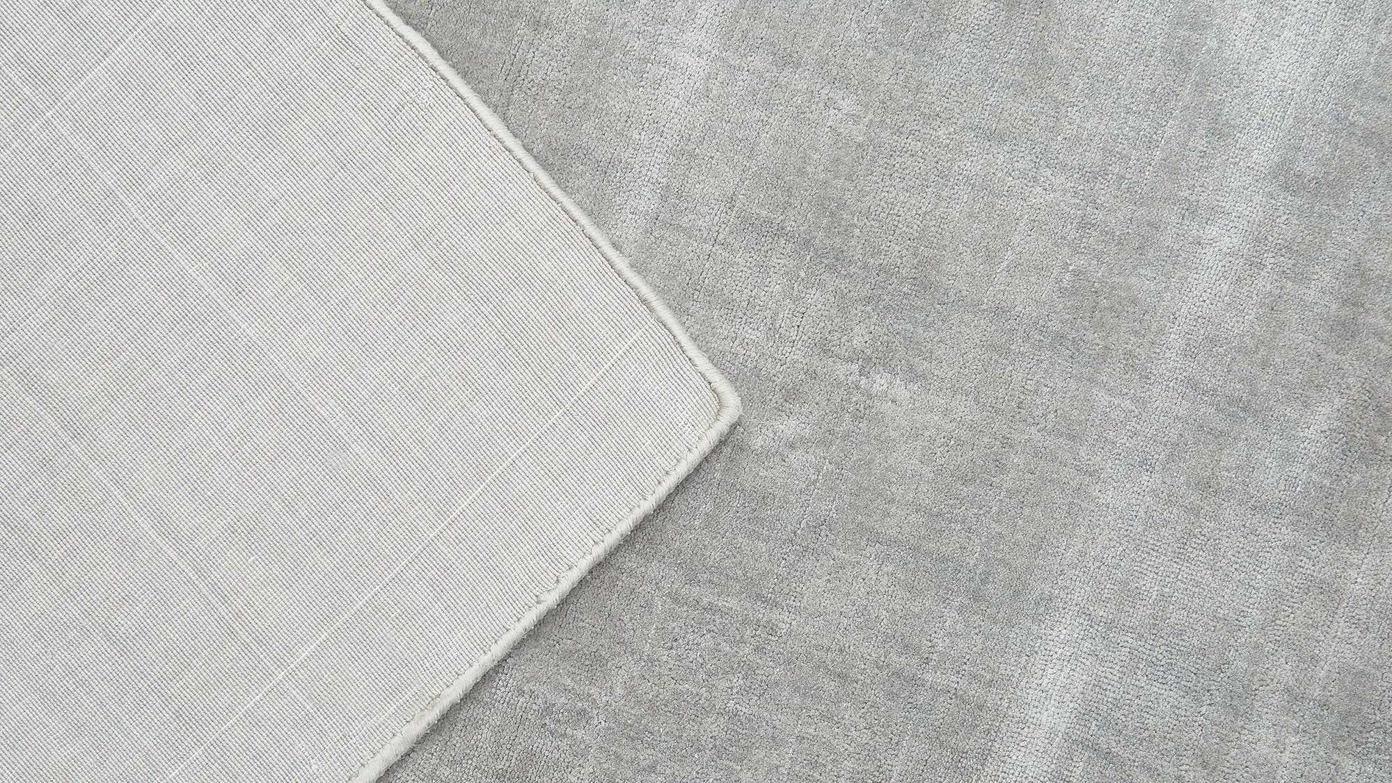 фото ковра PURE GRAY от магазина HandsGallery
