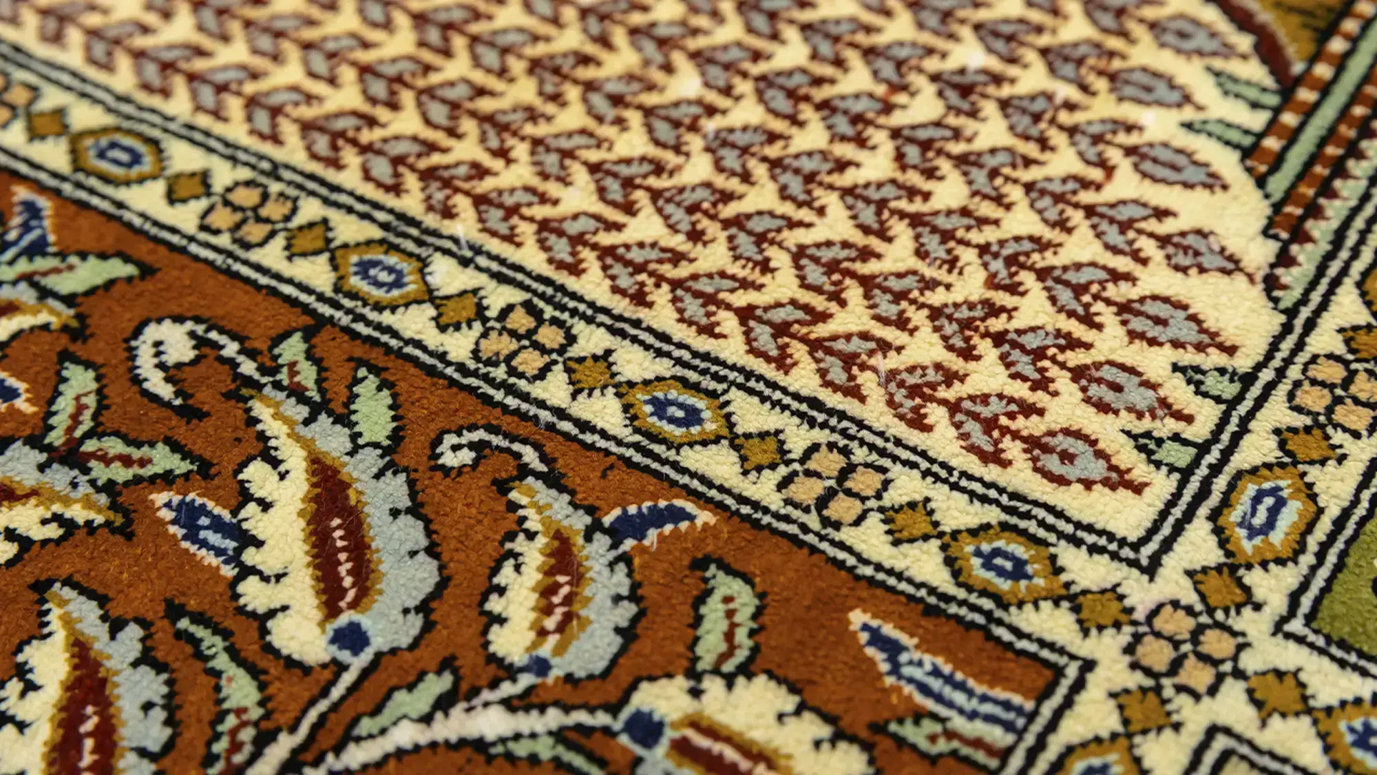 фото ковра TIMELESS Qum (Heshti)13-44 от магазина HandsGallery