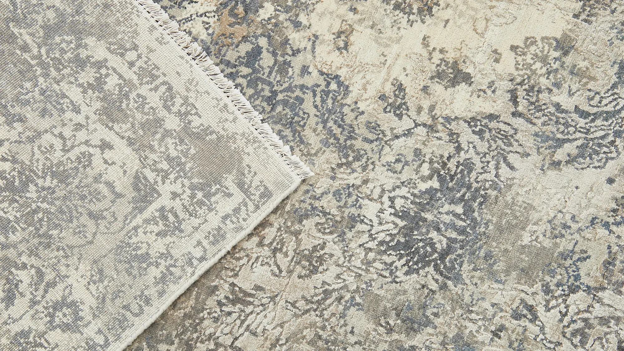 фото ковра HERITAGE HSP-9 White Blue от магазина HandsGallery