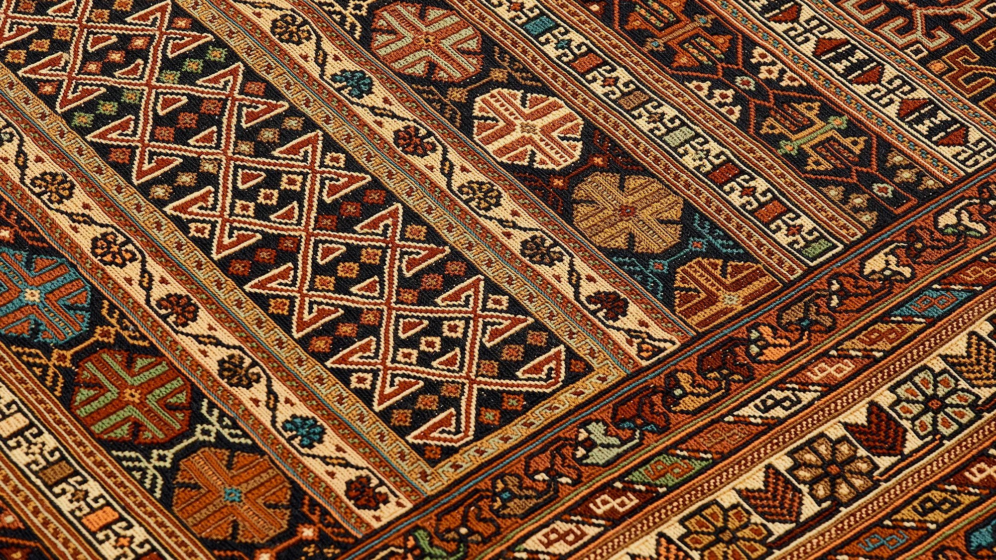 фото ковра TIMELESS MLT-COLOR от магазина HandsGallery