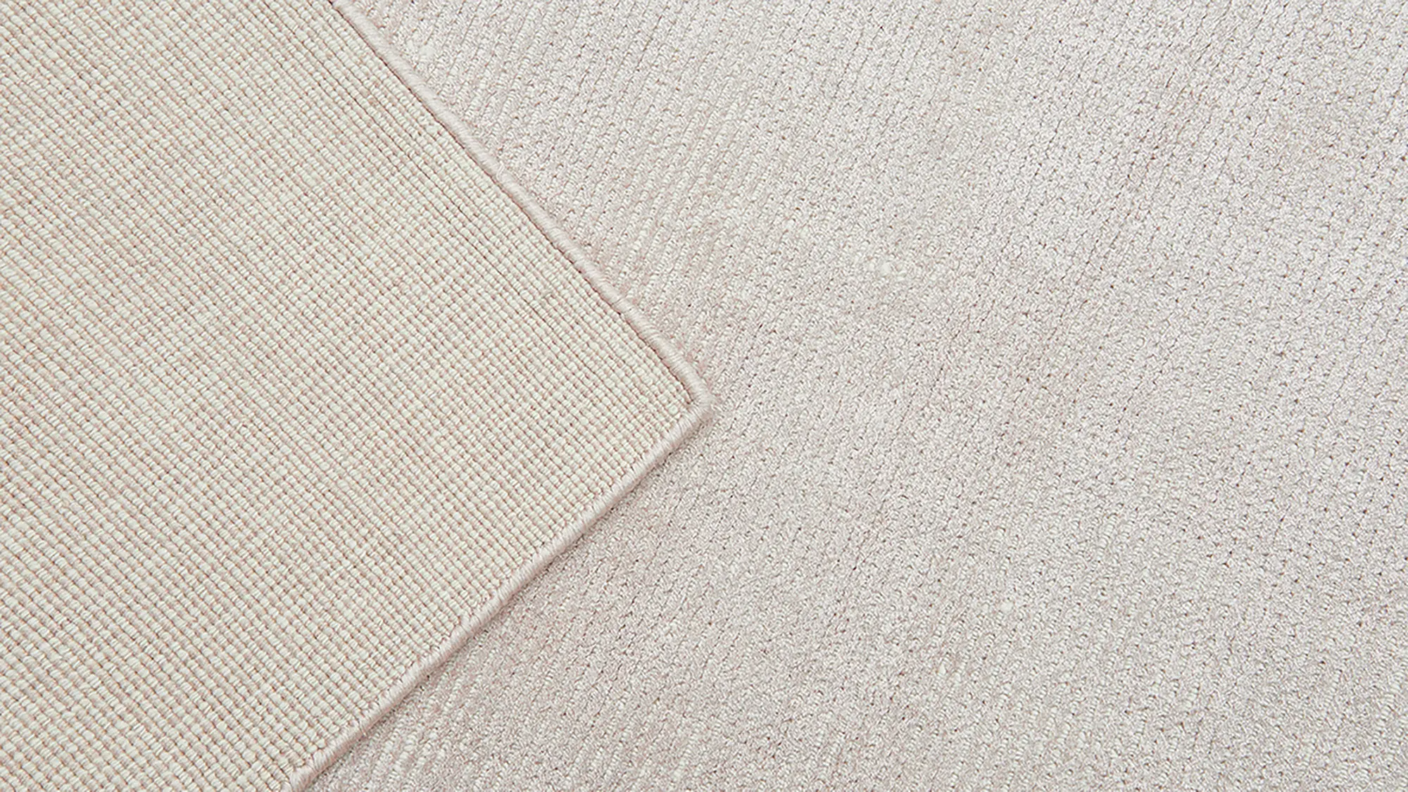 фото ковра PURE ALUM от магазина HandsGallery