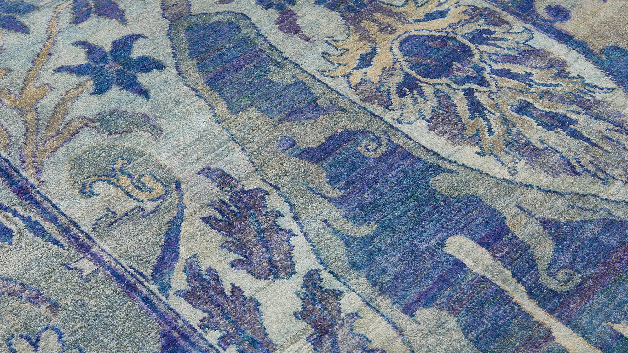 фото ковра HERITAGE AC-228-SILVER-BLU от магазина HandsGallery