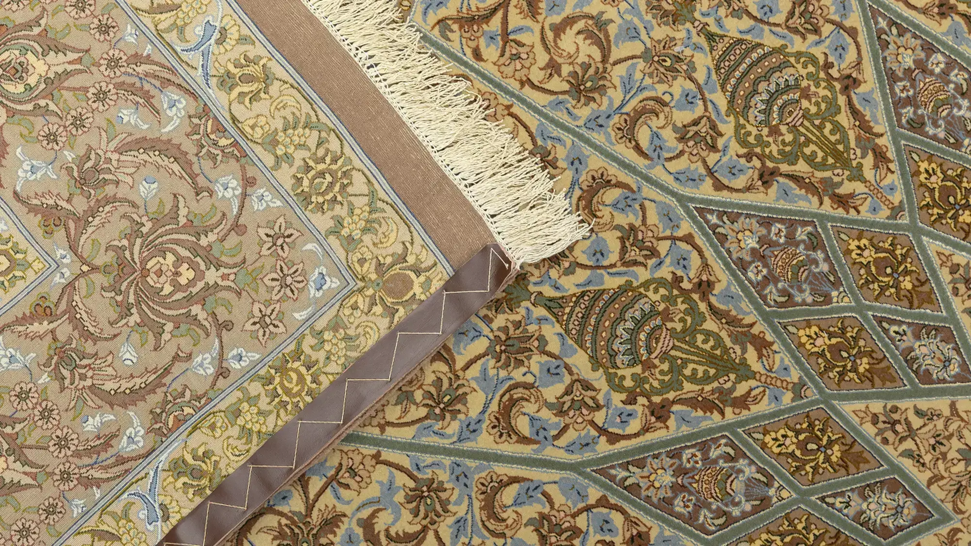 фото ковра TIMELESS Isfahan мастерская Мохаммади  10-87 от магазина HandsGallery