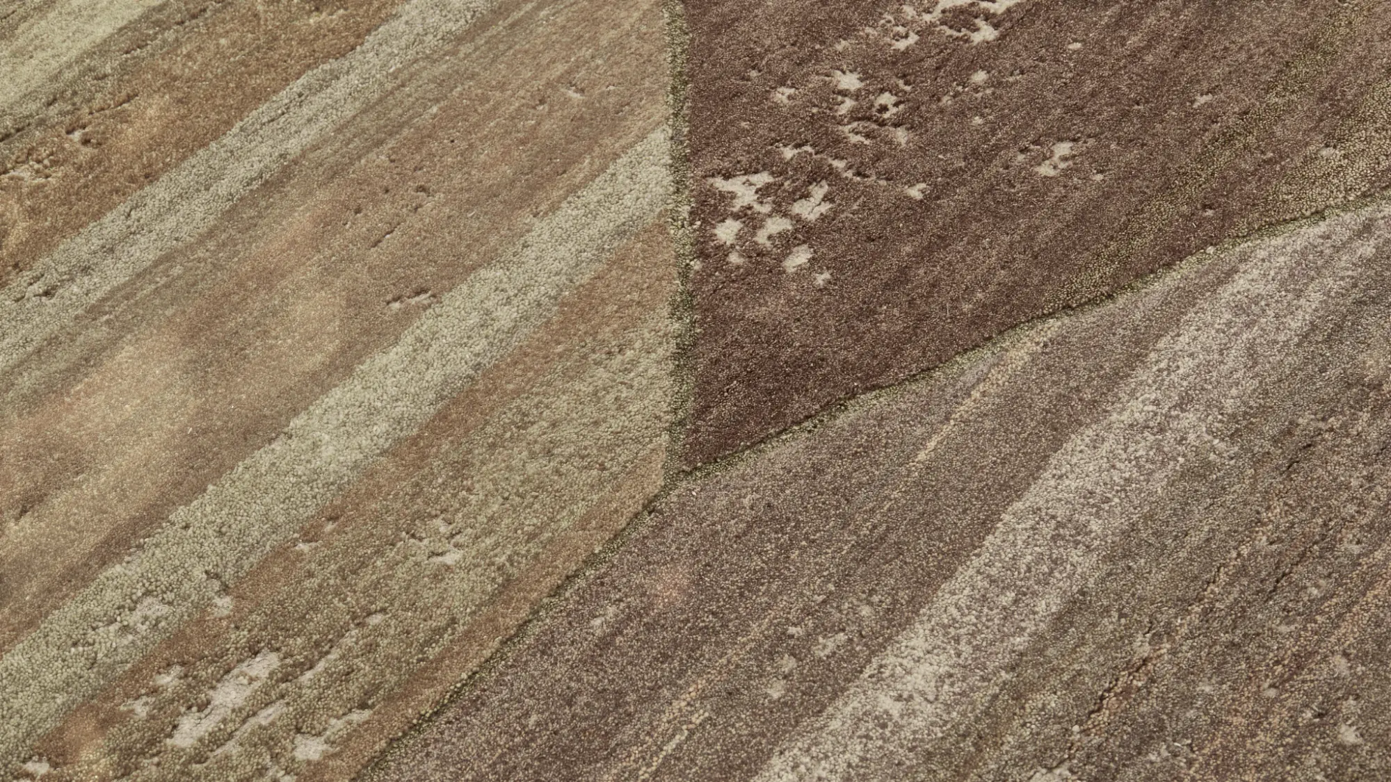 фото ковра GEOMETRIA Beige/Classic Gray от магазина HandsGallery