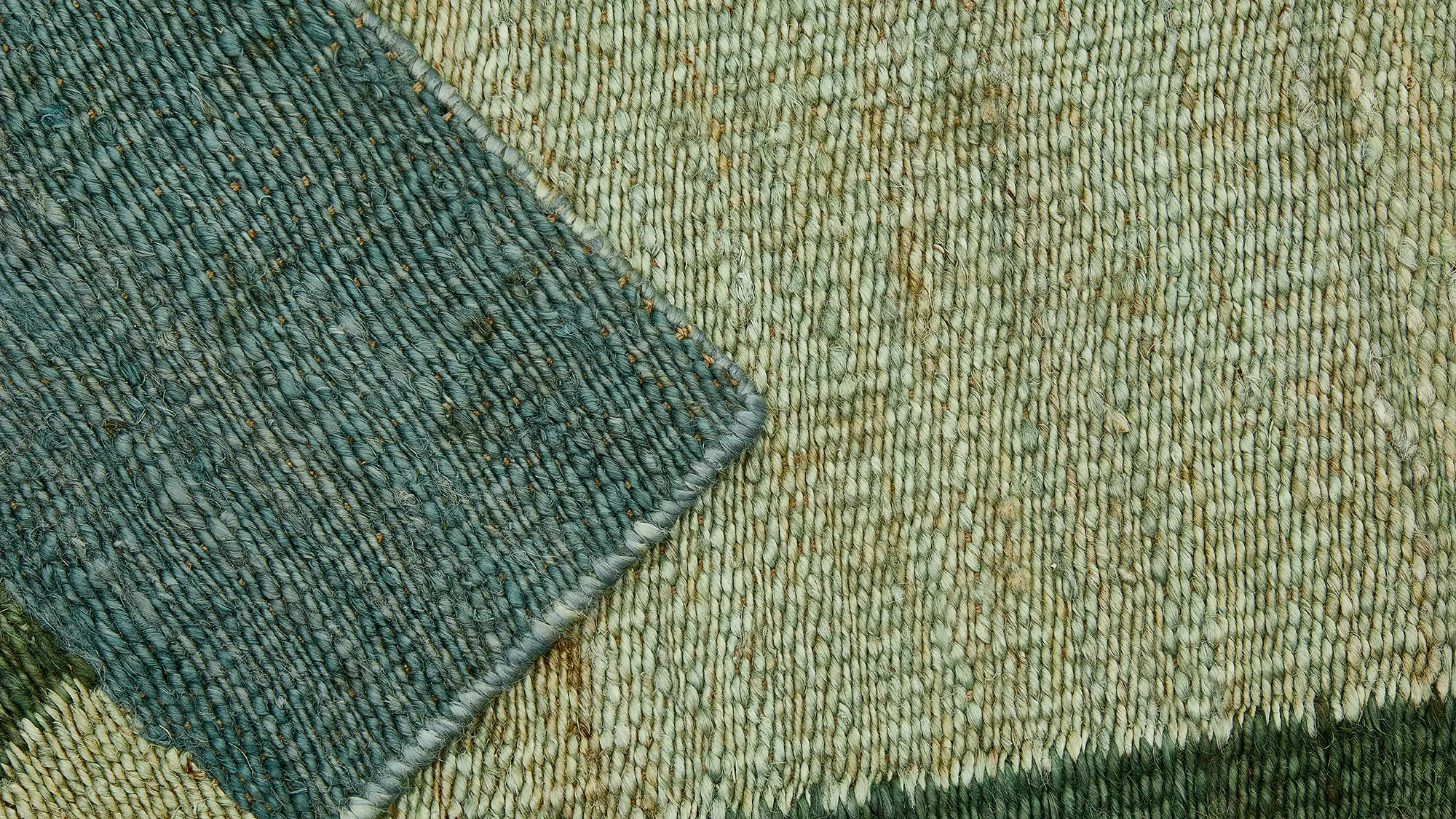 фото ковра DHURRIE Light Turquoise/Green Blue Slate от магазина HandsGallery