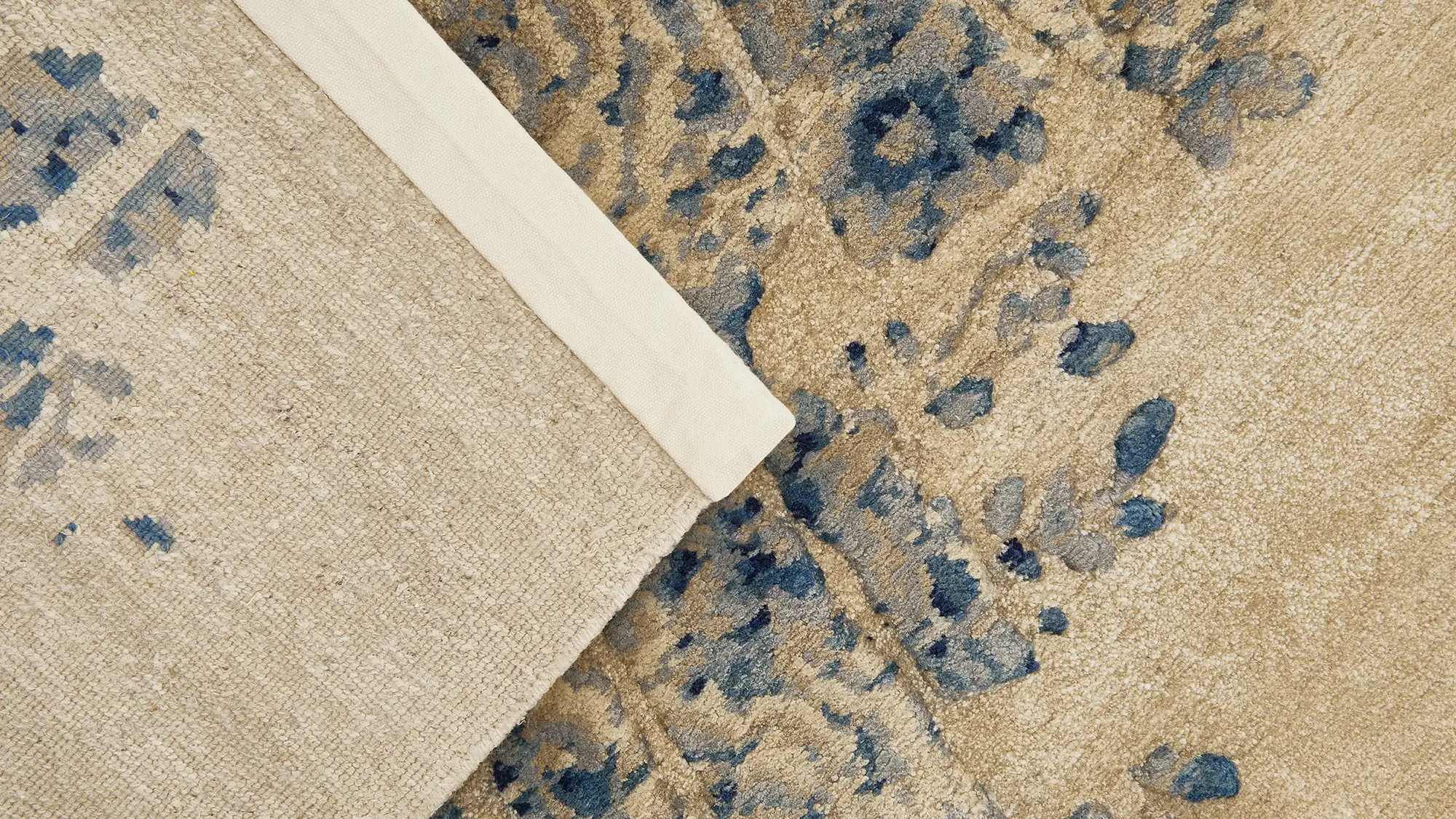 фото ковра GEOMETRIA CARPET#7 от магазина HandsGallery