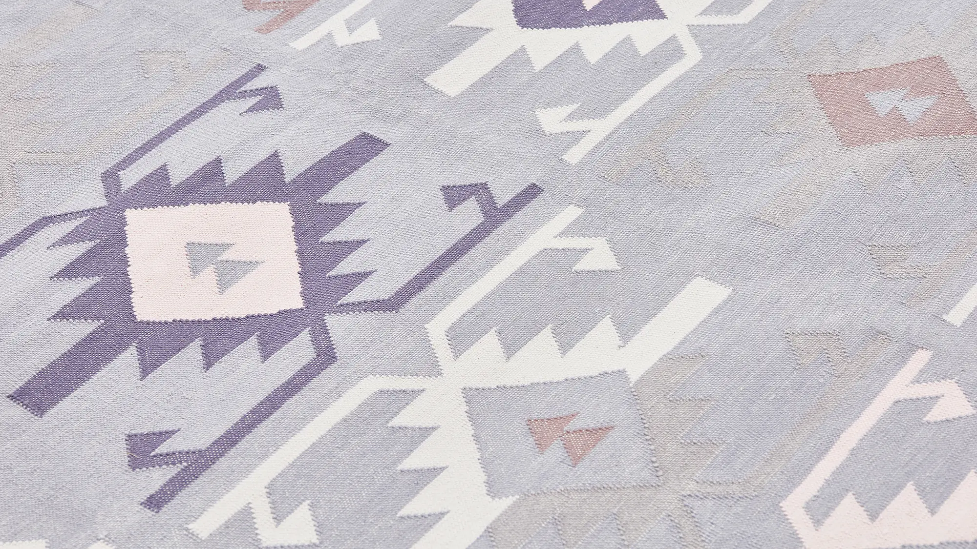фото ковра DHURRIE Stone Gray/Soft Beige от магазина HandsGallery