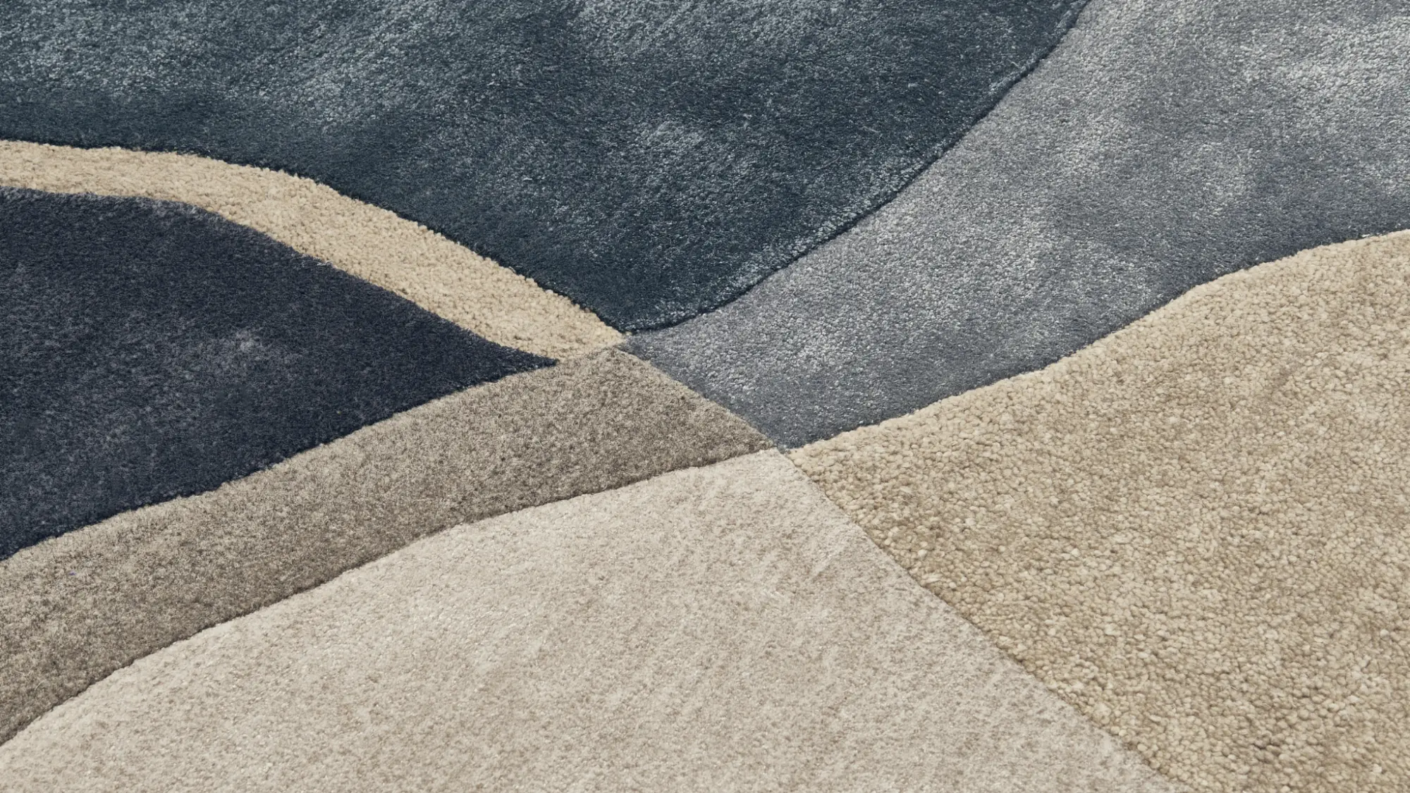 фото ковра ABSTRACTIO Natural Gray/Ensign Blue от магазина HandsGallery