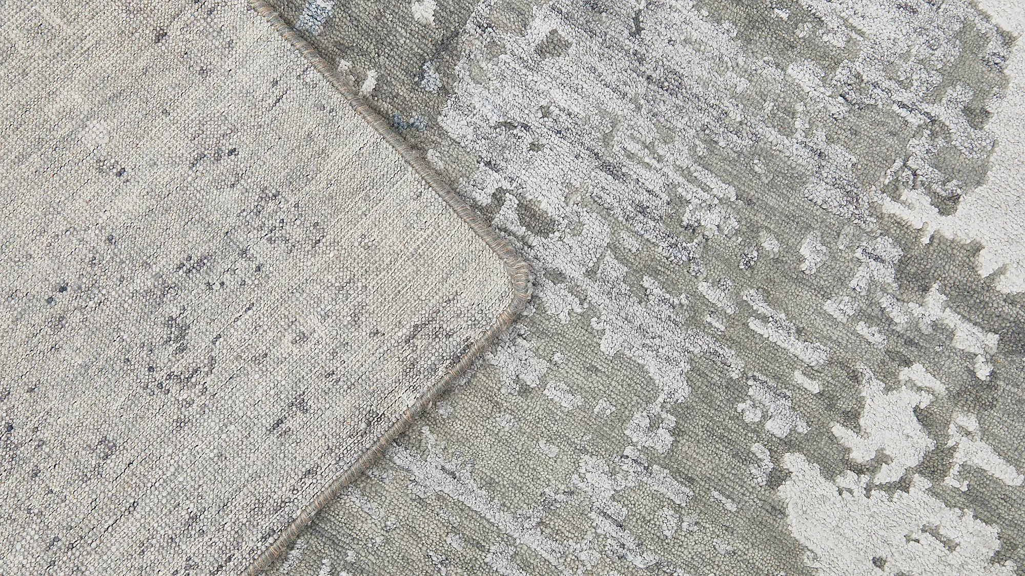 фото ковра ABSTRACTIO 6635-SILVER-GRY от магазина HandsGallery