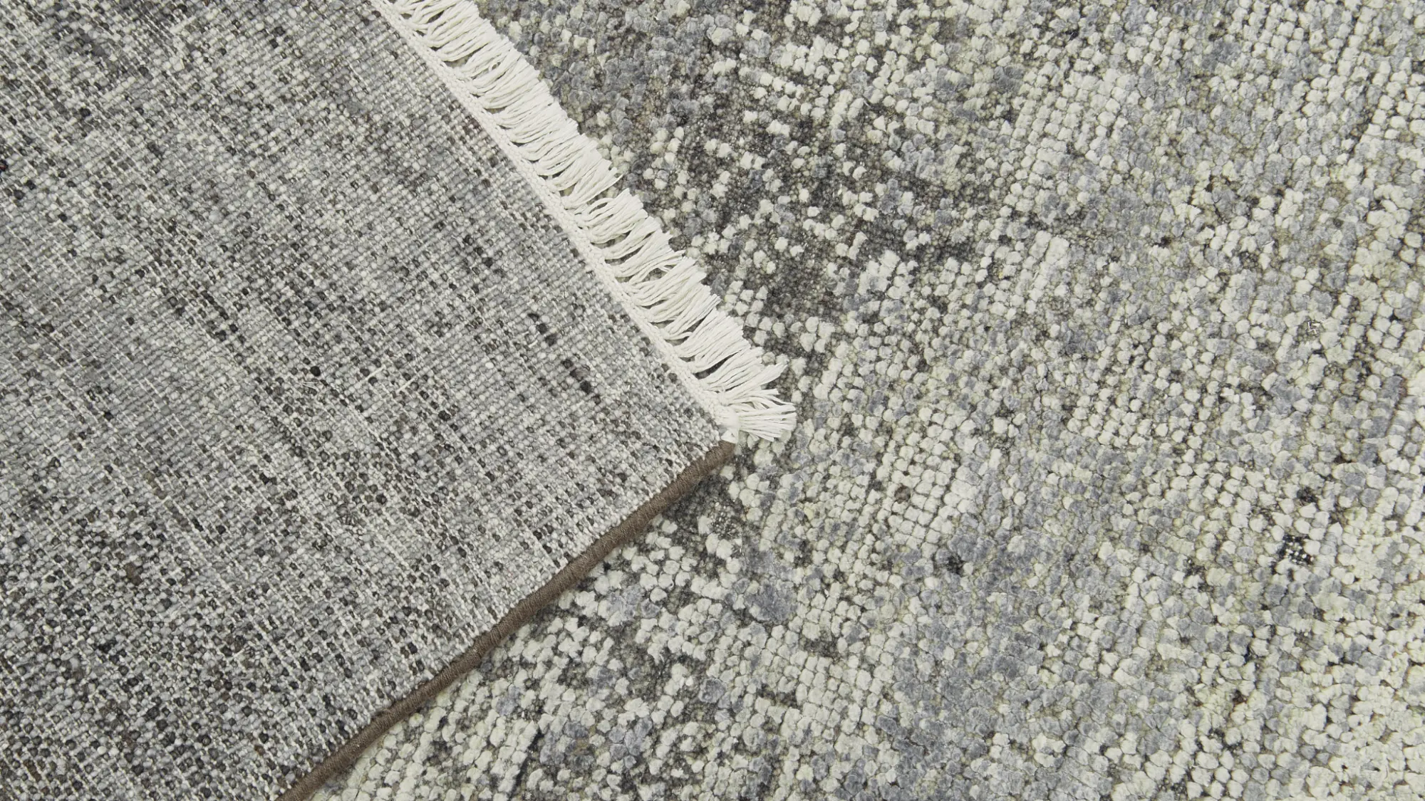 фото ковра ABSTRACTIO Anthracite/Liquorice от магазина HandsGallery