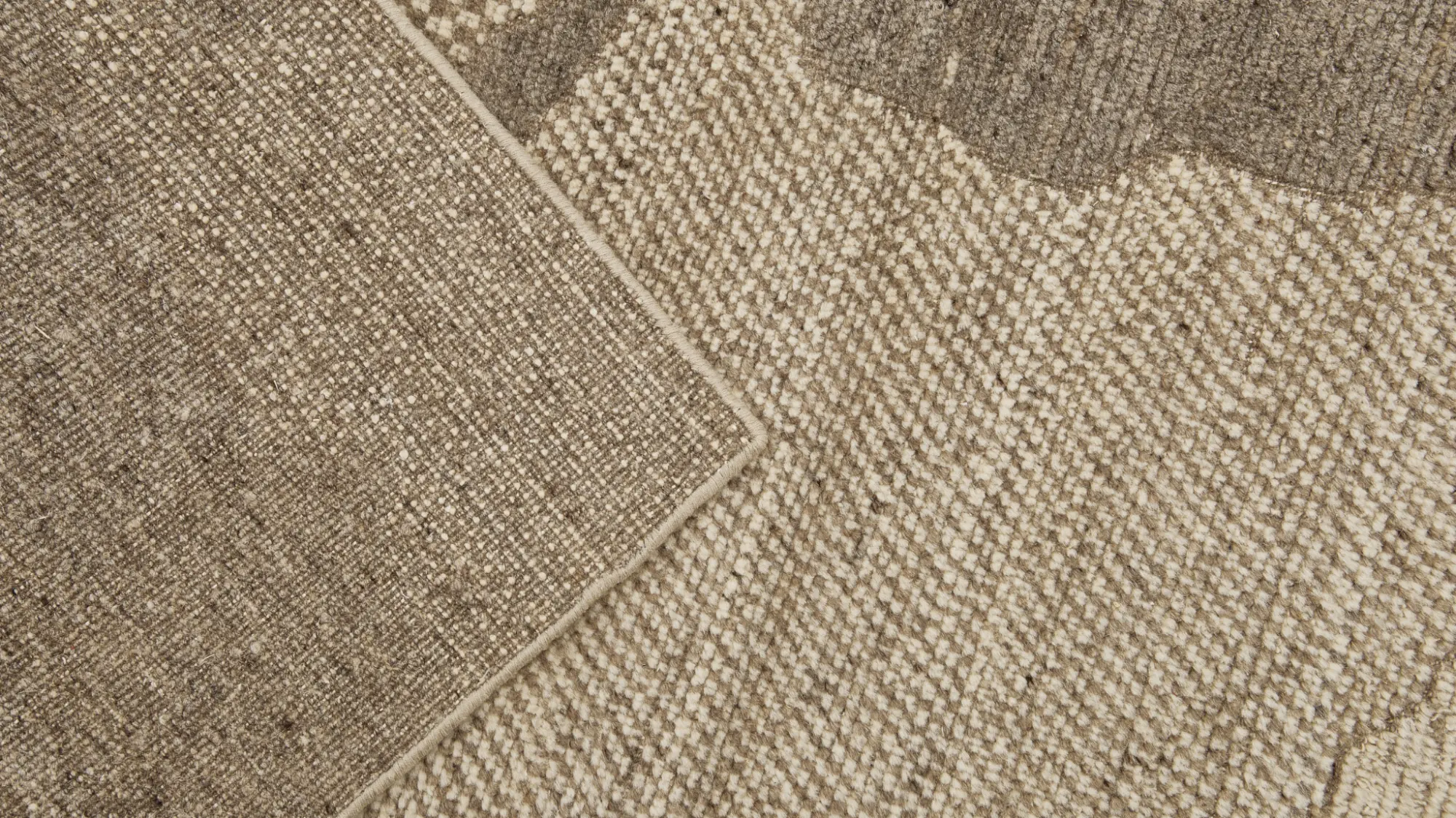фото ковра ABSTRACTIO Soft Beige/Natural Taupe от магазина HandsGallery