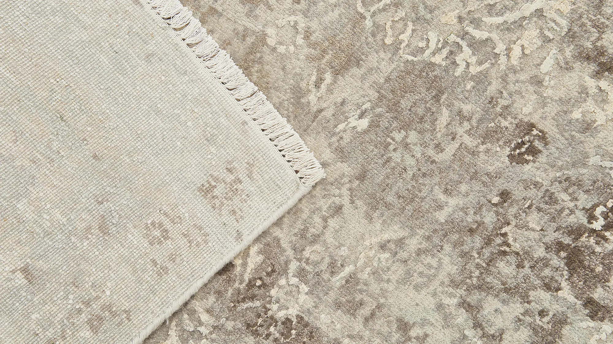 фото ковра HERITAGE HSP-3 Grey Cream от магазина HandsGallery