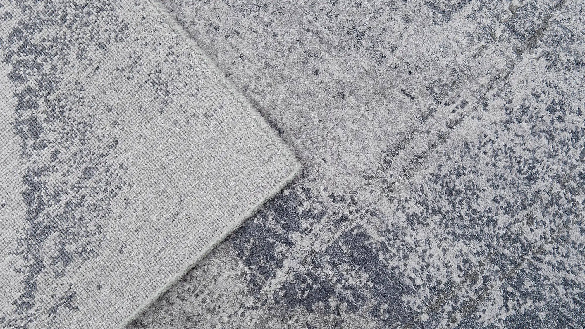 фото ковра ABSTRACTIO PJ-2825 GREY SILVER от магазина HandsGallery