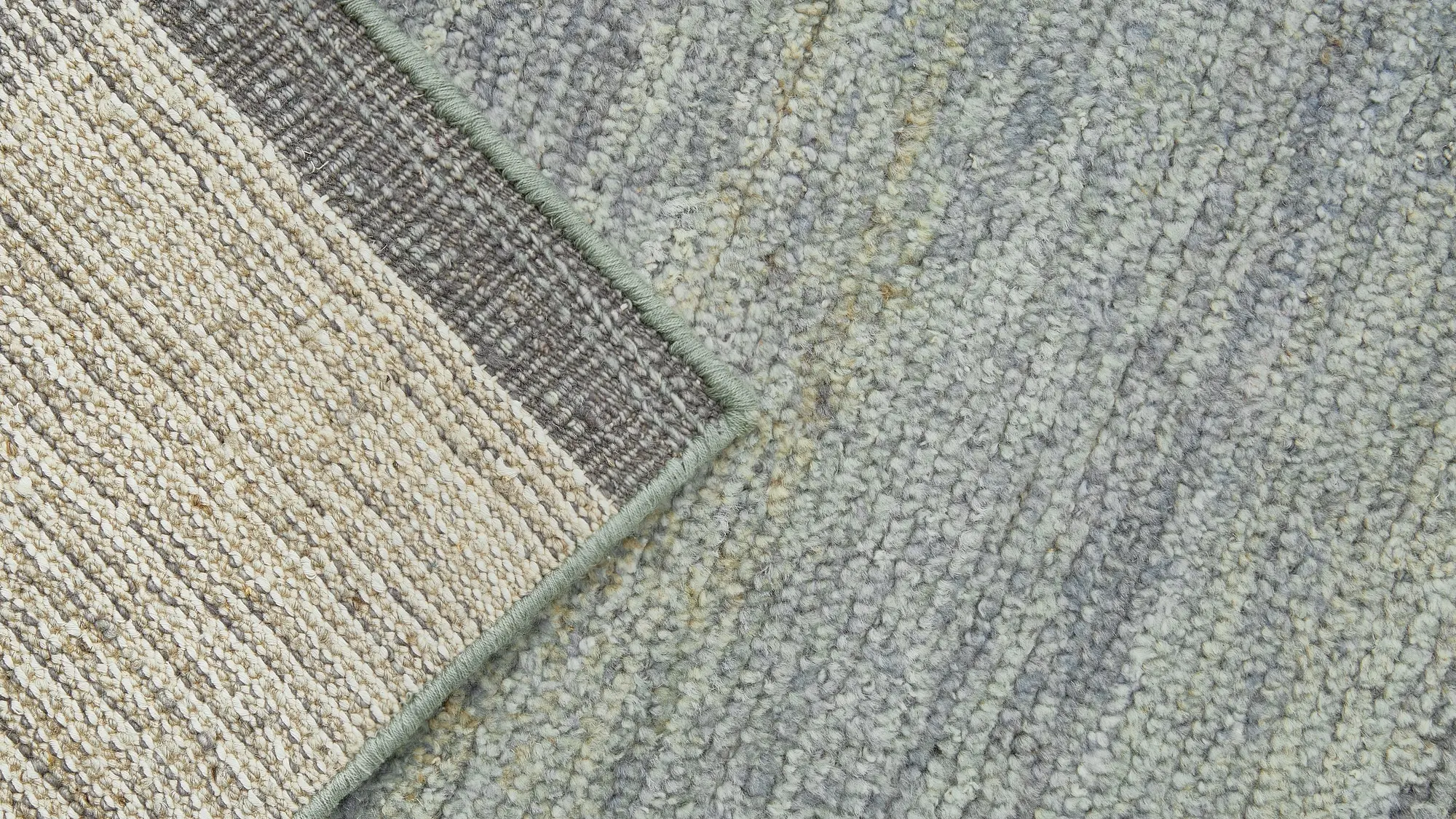фото ковра HEDEBY Iced Slate/Silver Sea Moss от магазина HandsGallery