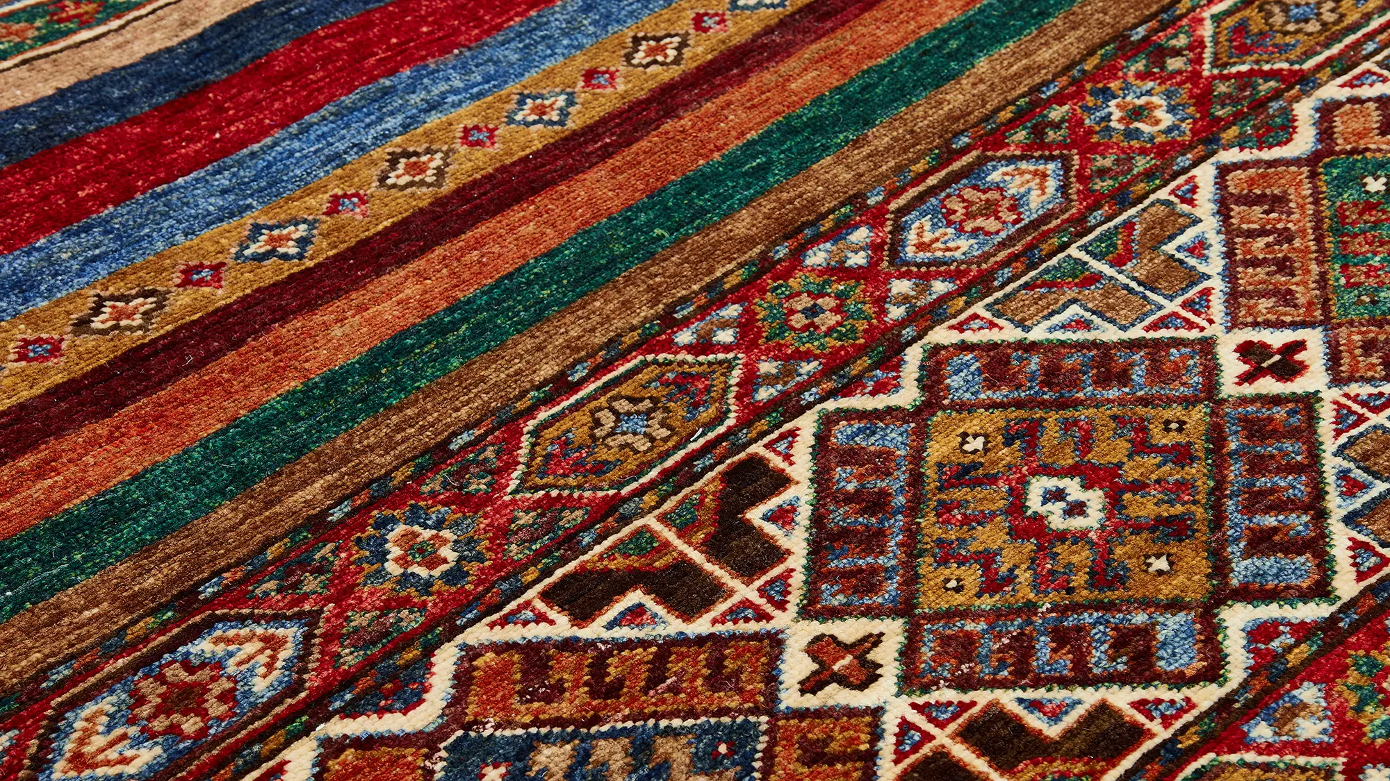 фото ковра TIMELESS SHAWL-MLT от магазина HandsGallery